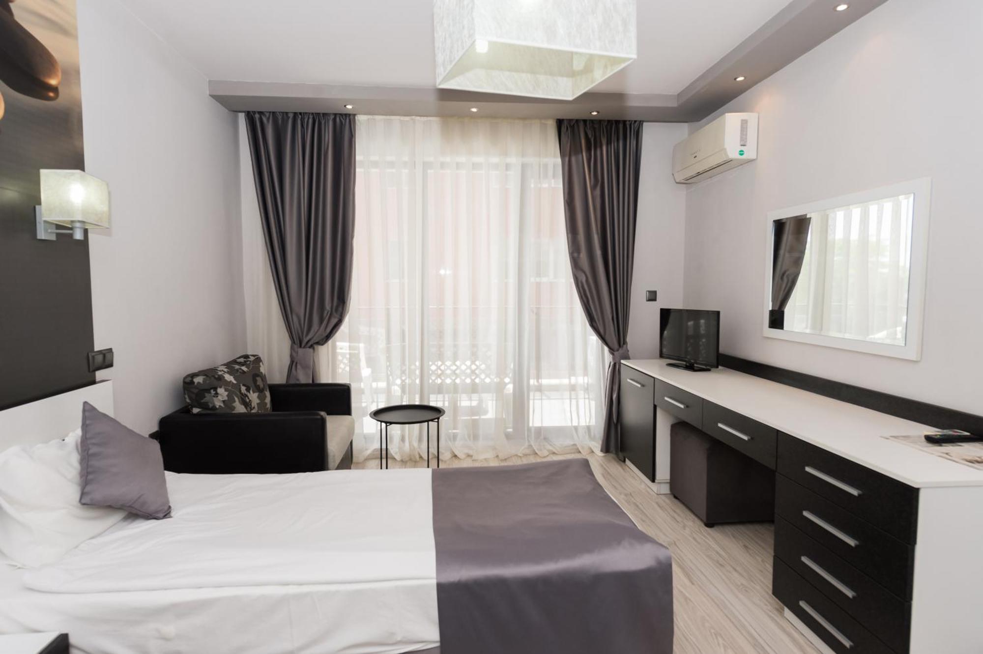 Polina Beach Sozopol Bilik gambar