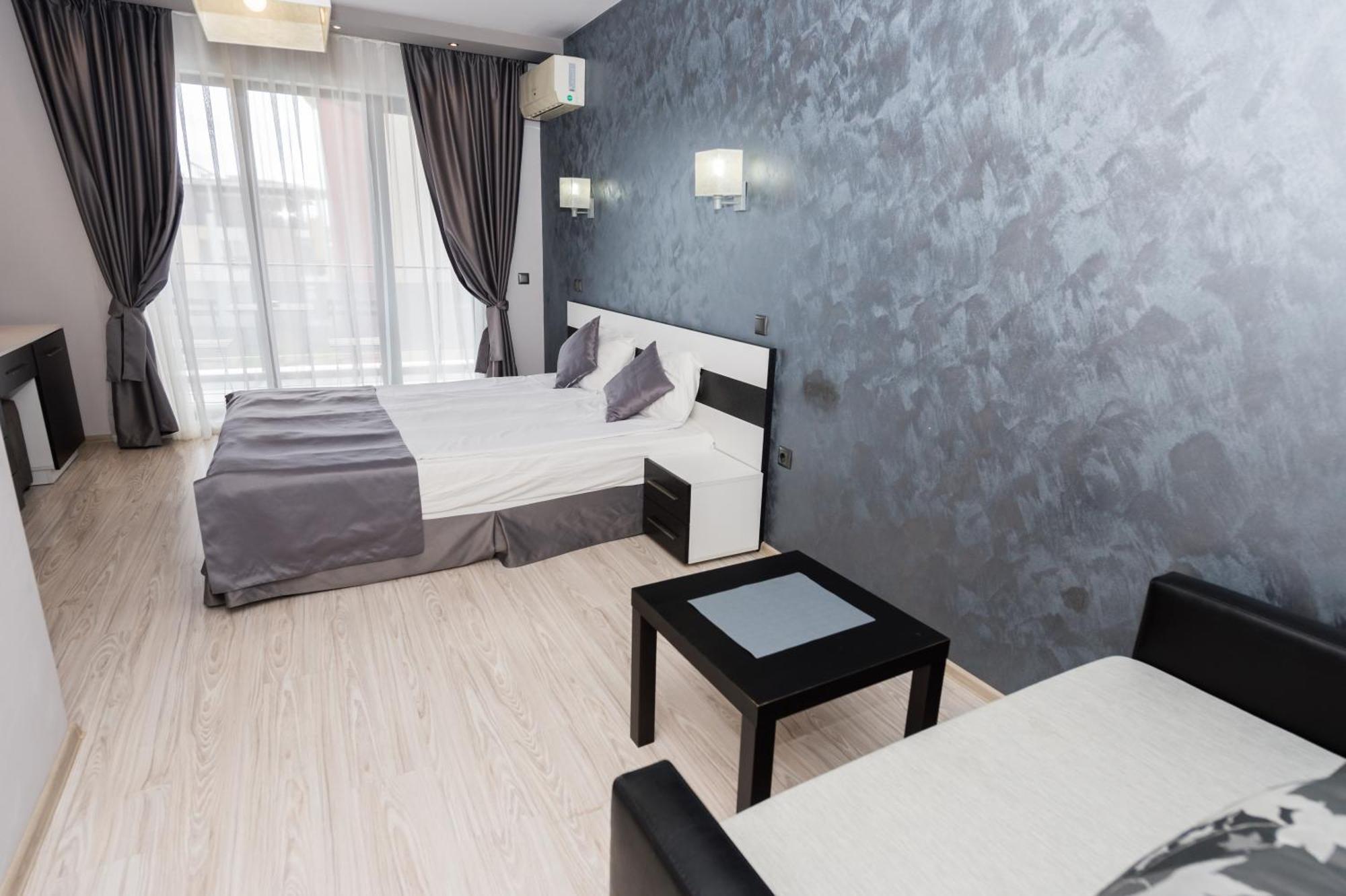 Polina Beach Sozopol Bilik gambar